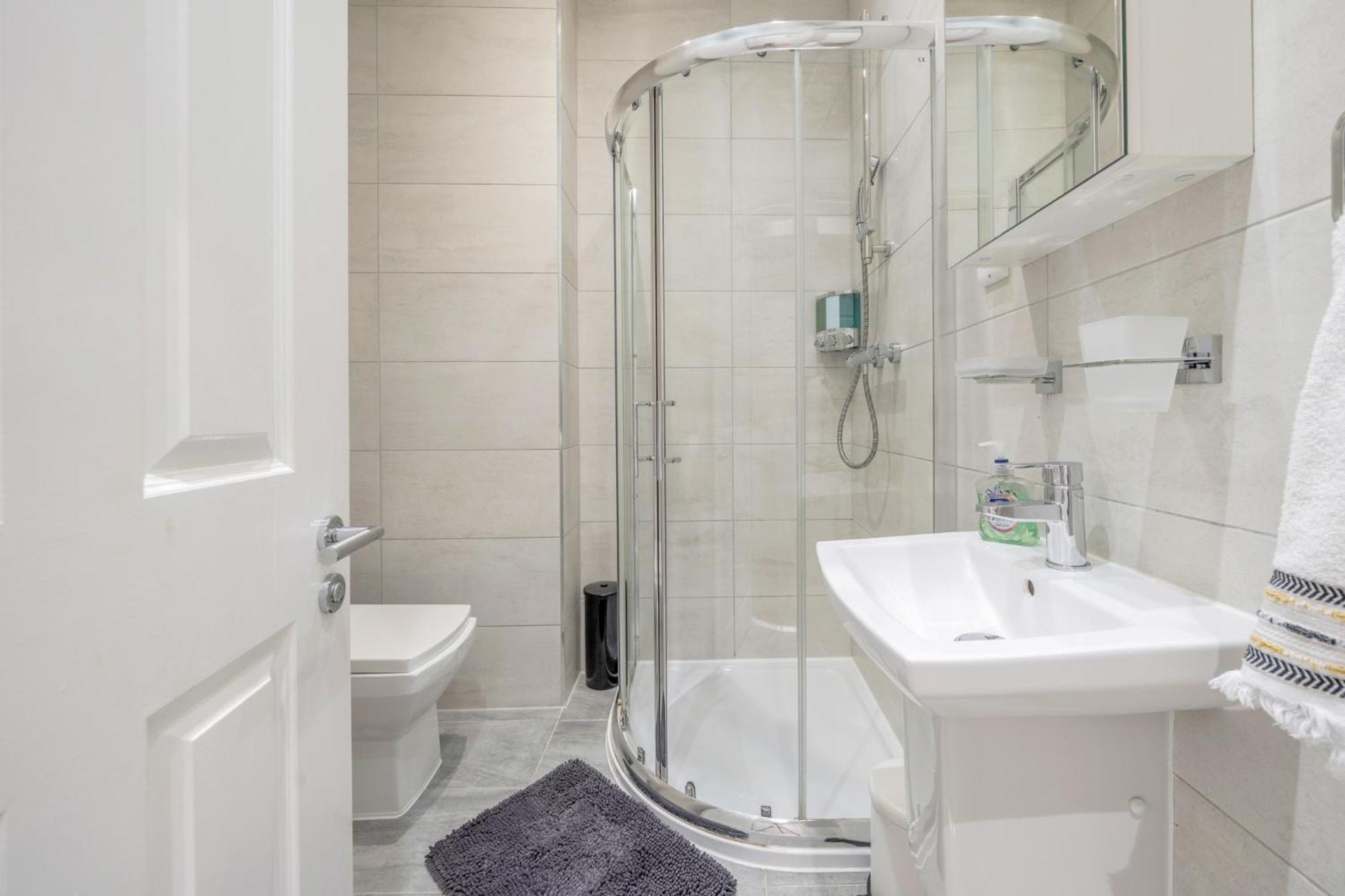 Bright & Modern 2-Bed Notting Hill Apartment Londra Exterior foto
