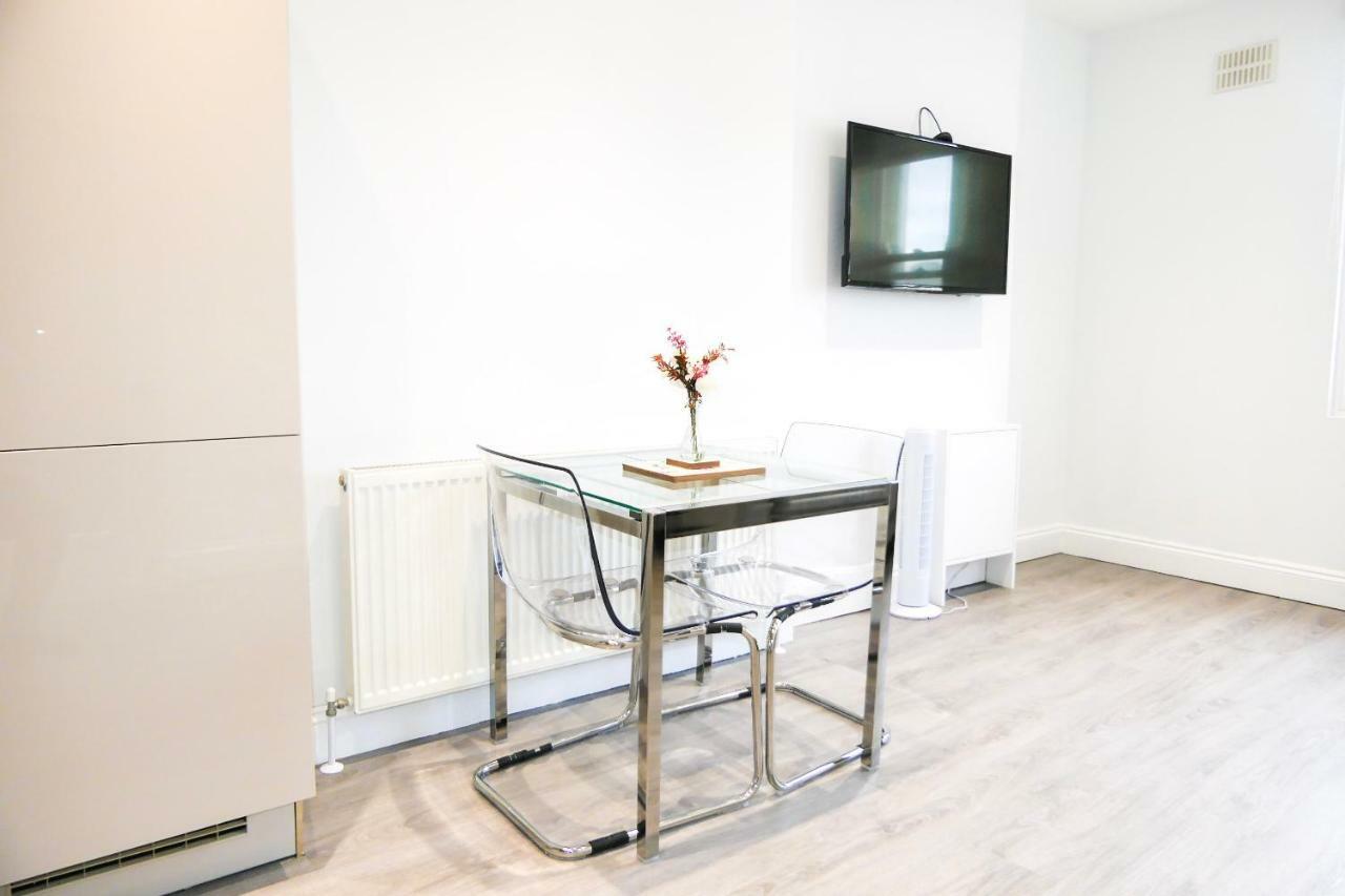 Bright & Modern 2-Bed Notting Hill Apartment Londra Exterior foto