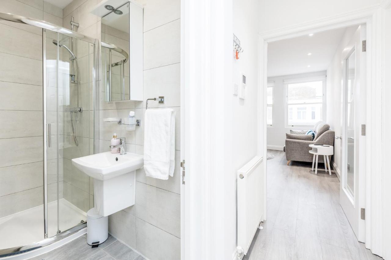 Bright & Modern 2-Bed Notting Hill Apartment Londra Exterior foto