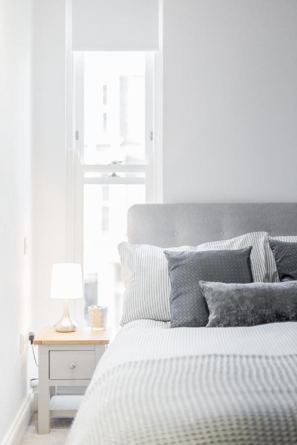 Bright & Modern 2-Bed Notting Hill Apartment Londra Exterior foto